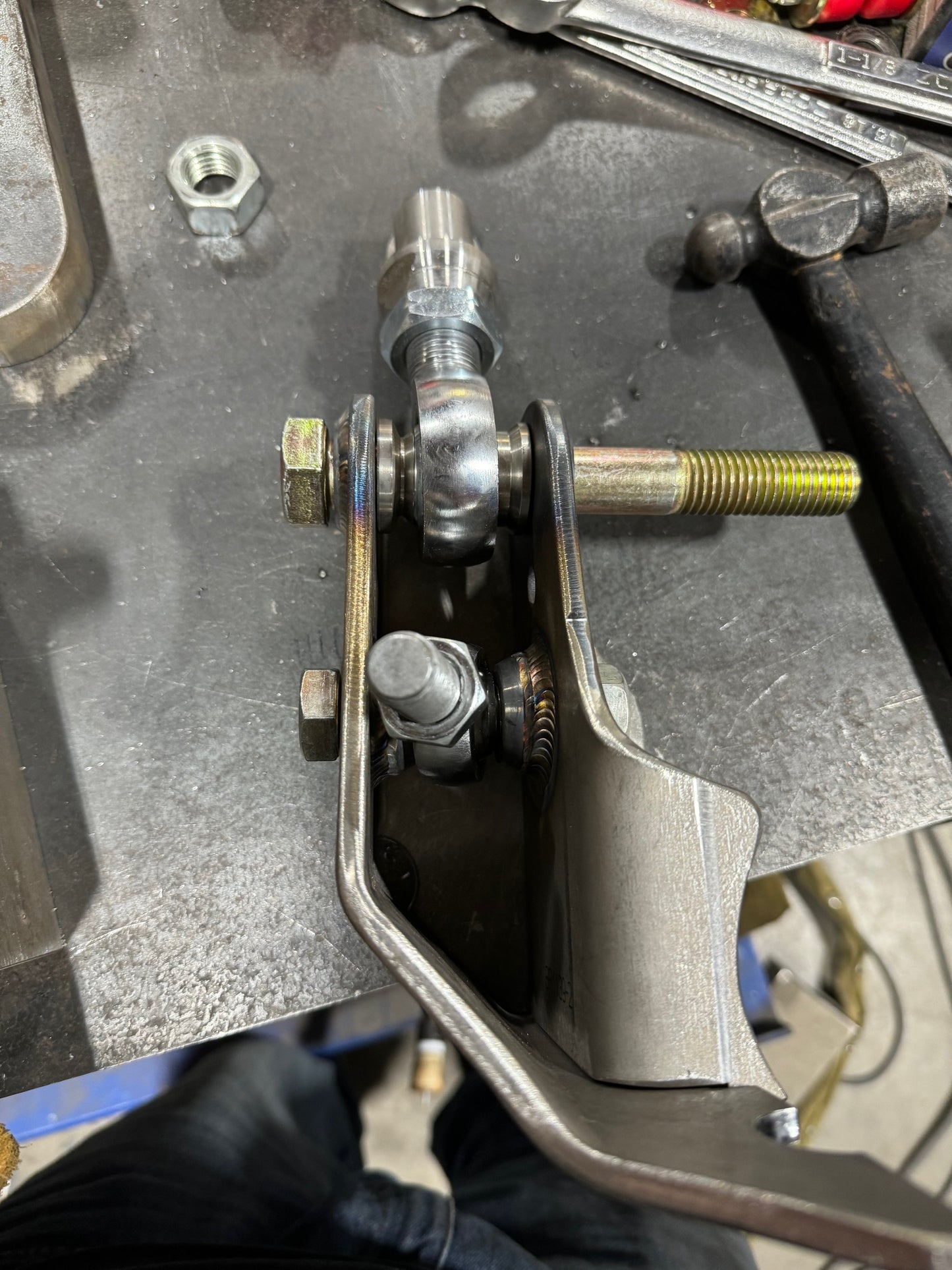 ford econoline track bar bracket axle side with ram assit